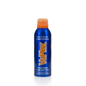Eine 235-ml-Dose VuPlex Kunststoffreiniger mit der Aufschrift „Deutlich besserer Kunststoffschutz“ mit orangefarbener Kappe und blauem Körper.