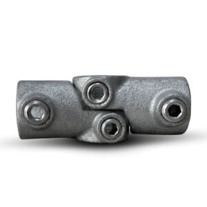 Ein metallischer Rohrverbinder -verstellbar- für 25-mm-Rohre mit drei Sechskantbuchsen auf weißem Hintergrund, mit robustem symmetrischem Design und strukturierter Oberfläche.